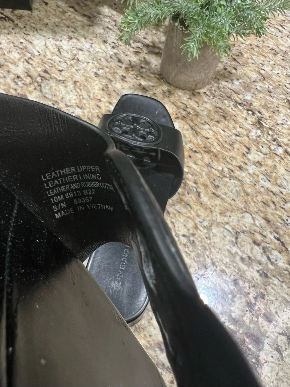 Tory Burch Bombe Black Leather Medallion Slide Sandals 10M